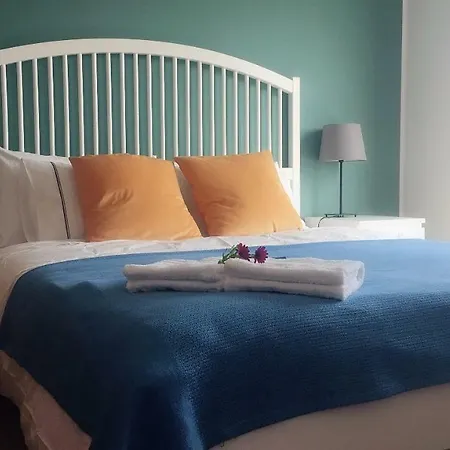 Hope House ホームステイ エストリル