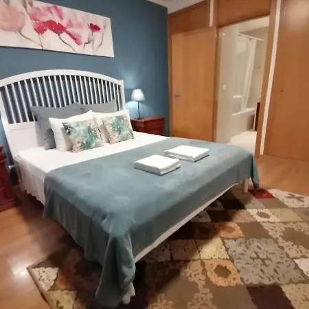 Hope House ホームステイ エストリル